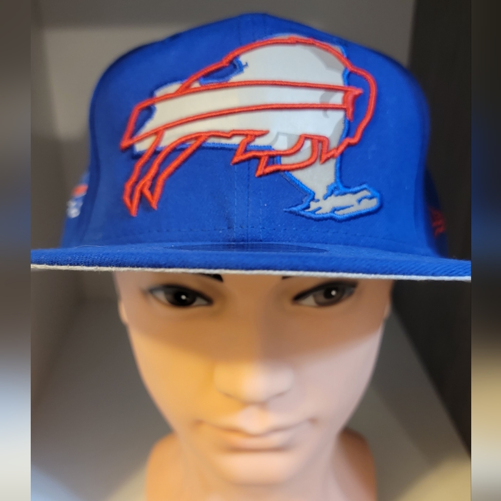 BNWT - Buffalo Bills Fitted Hat